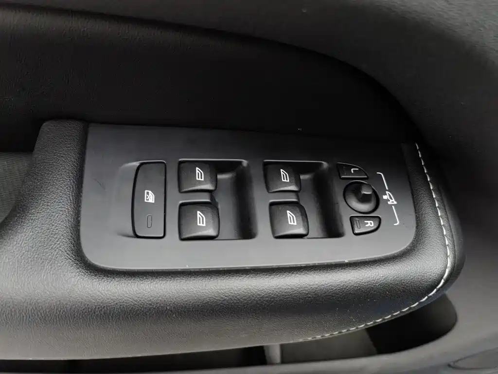 Volvo XC60 — миниатюра 9