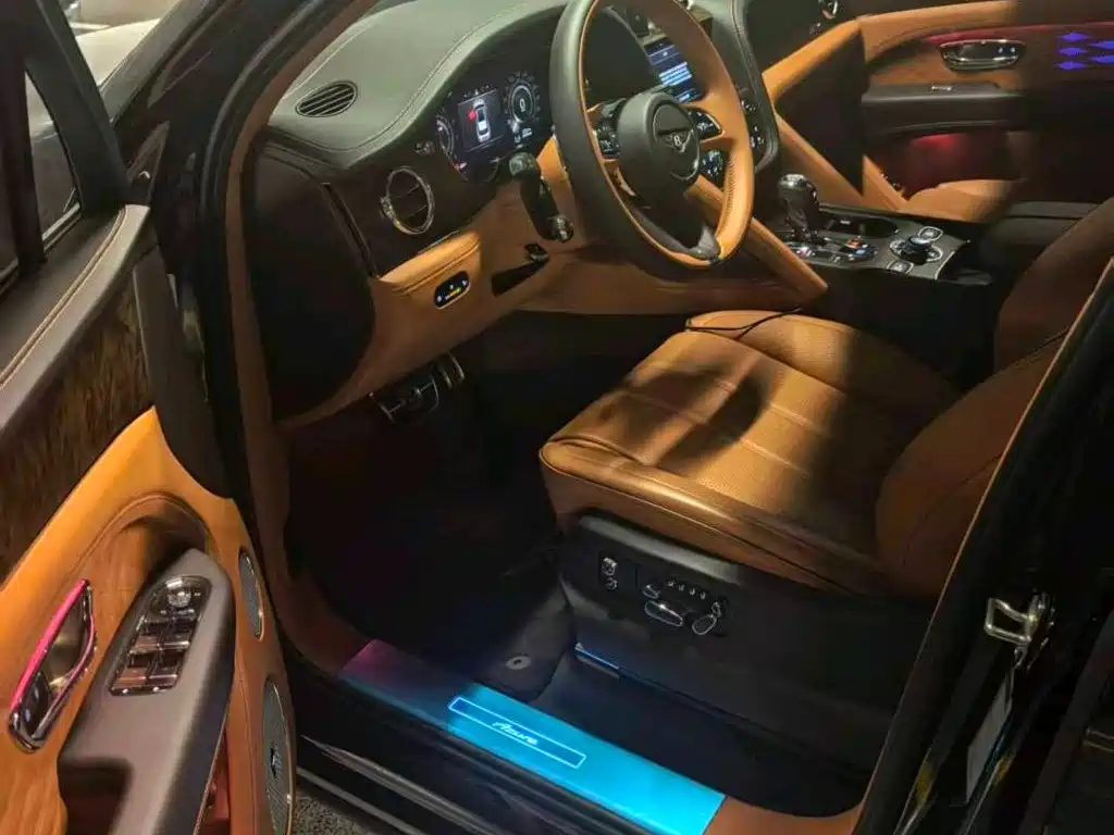 Bentley Bentayga — миниатюра 5