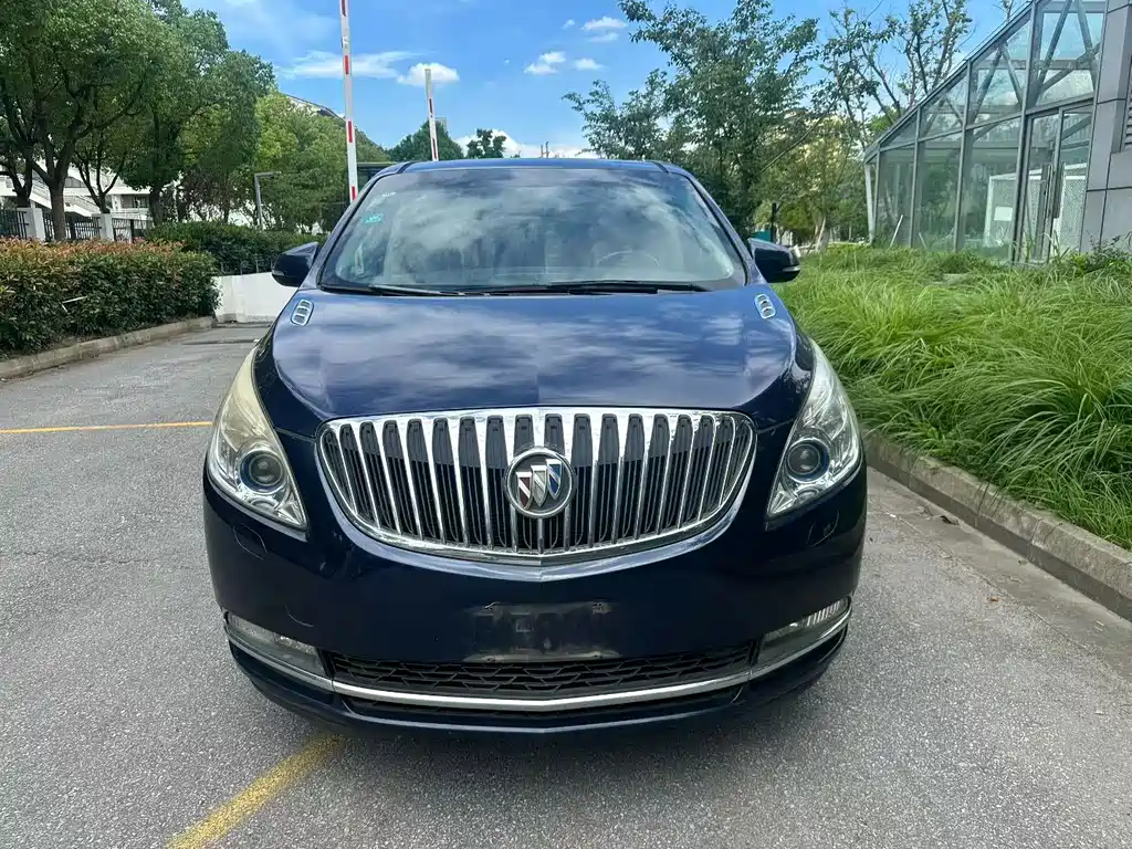 Buick GL8 — миниатюра 2