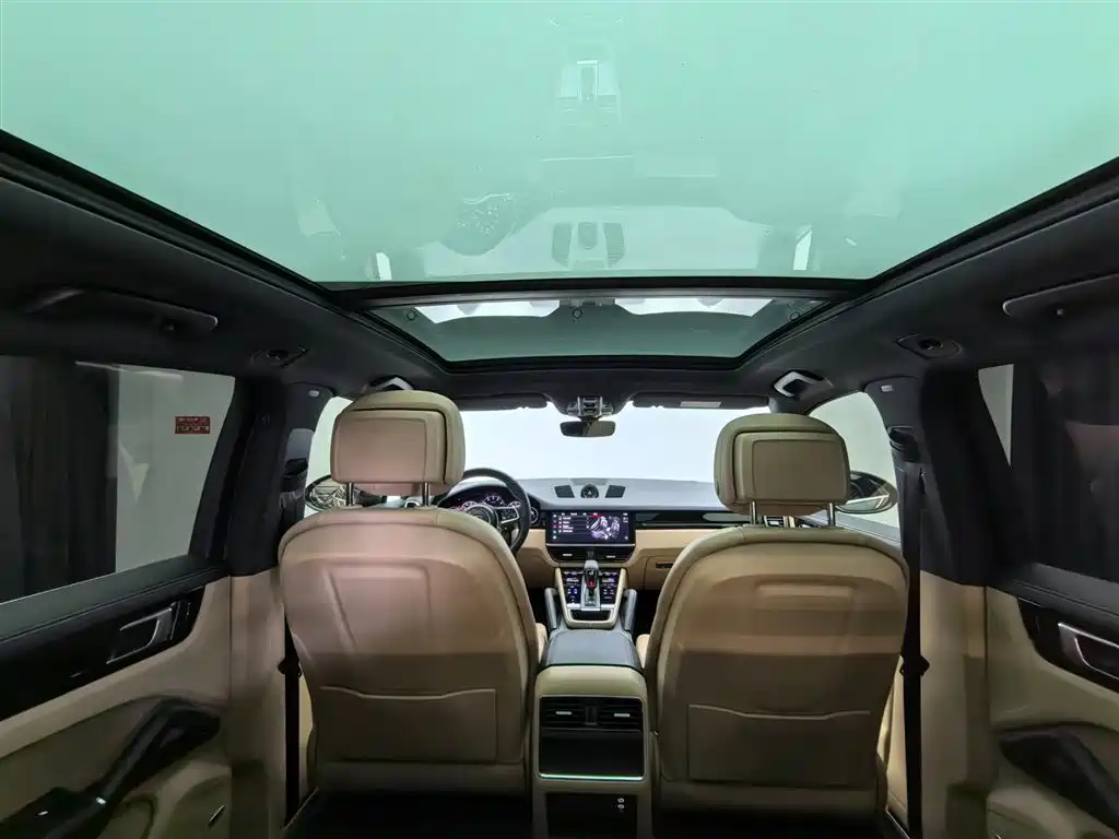 Porsche Cayenne — миниатюра 15