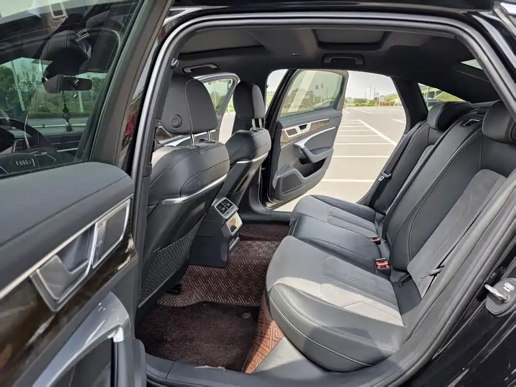 Audi A6L — миниатюра 6