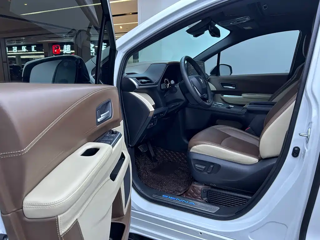 Toyota Sienna 2021 2.5L Luxury