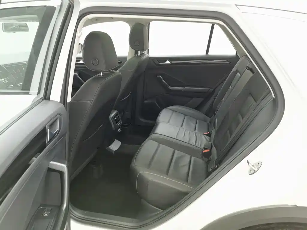 Volkswagen T-Roc — миниатюра 15