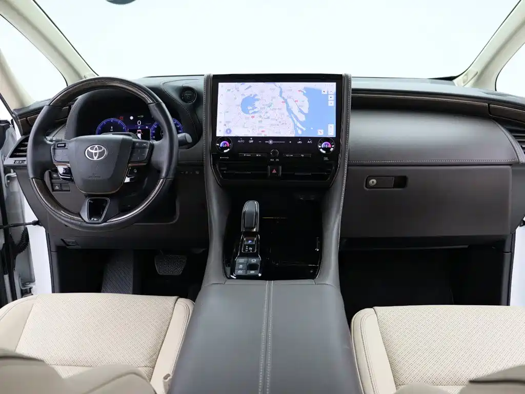Toyota Alphard — миниатюра 14