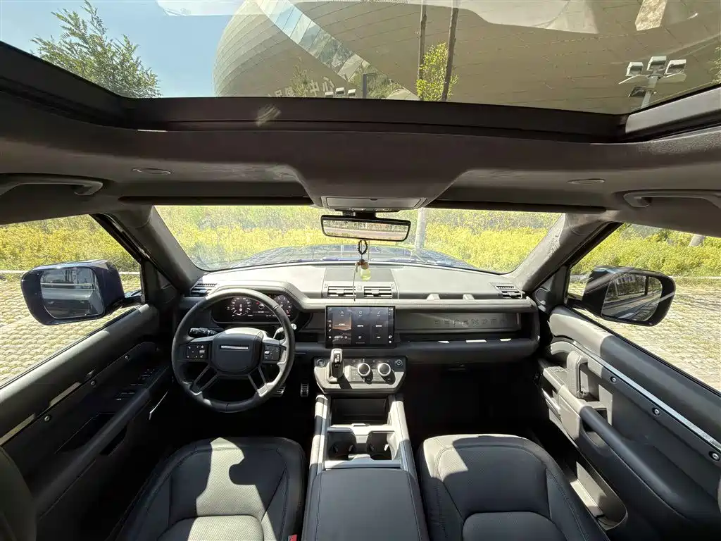 Land Rover Defender — миниатюра 10