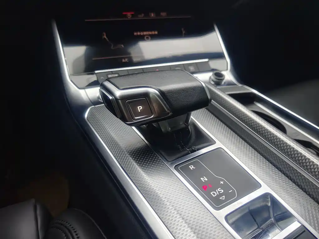 Audi A6L — миниатюра 4