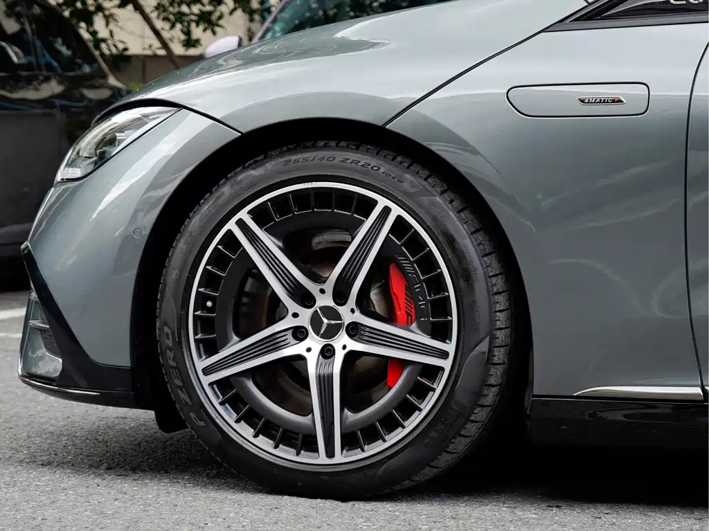Mercedes-Benz EQE AMG — миниатюра 8