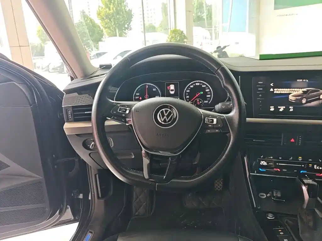 Volkswagen 帕萨特插电混动 — миниатюра 11