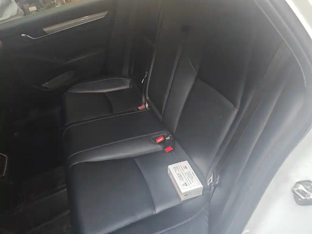 Honda Accord — миниатюра 13