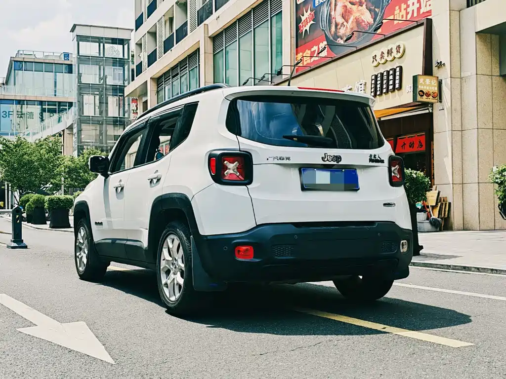 Jeep Renegade — миниатюра 4