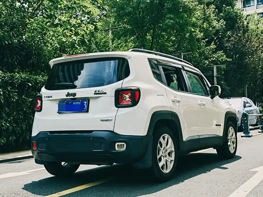 Jeep Renegade — миниатюра 6