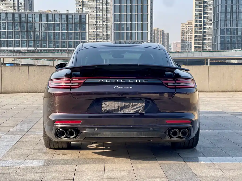 PORSCHE PANAMERA