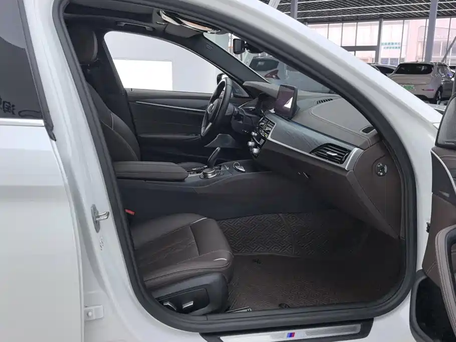 BMW 5 Series 5 2021 535Le M Sport