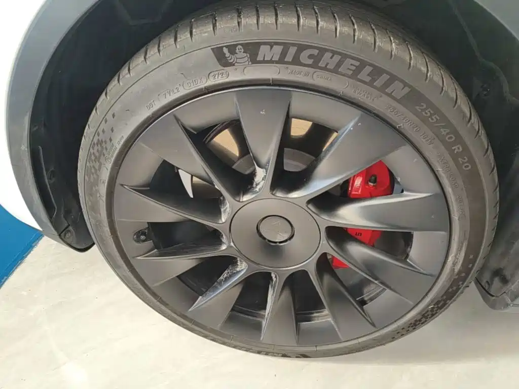 Tesla Model Y — миниатюра 23