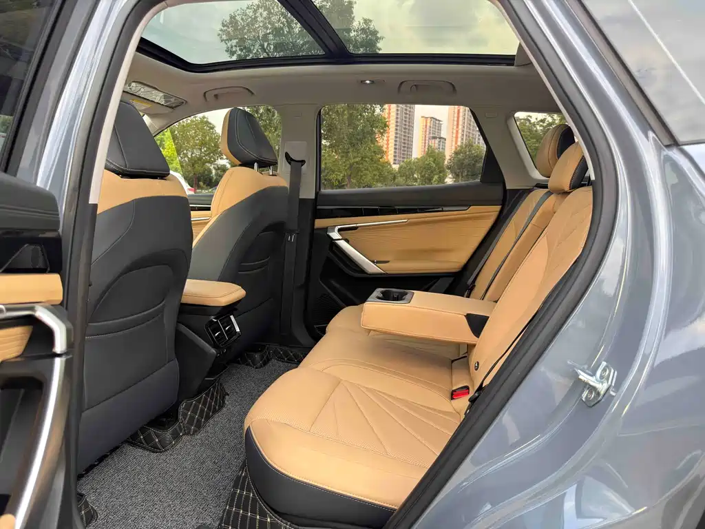 Geely Boyue L — миниатюра 9