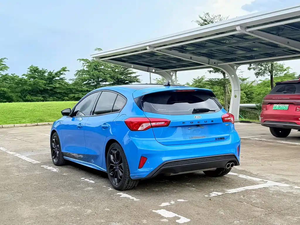 Ford Focus — миниатюра 7