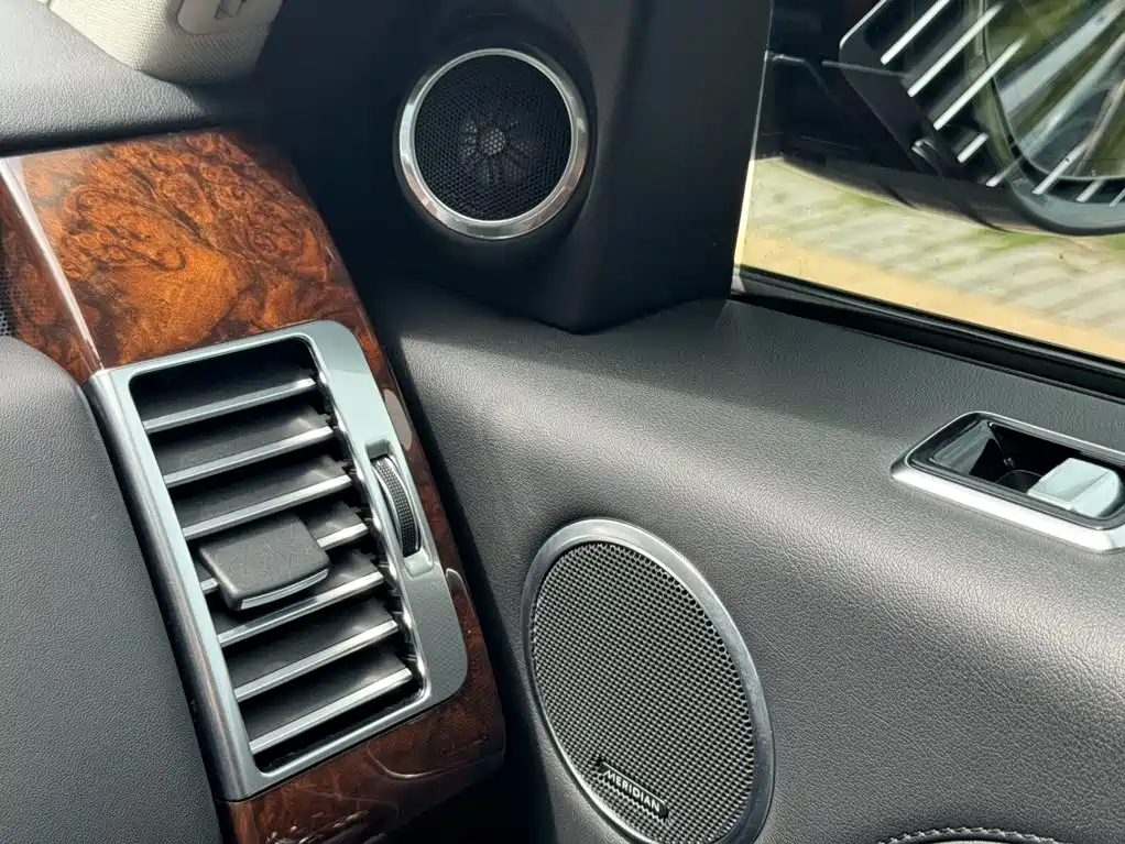 Land Rover Range Rover — миниатюра 20