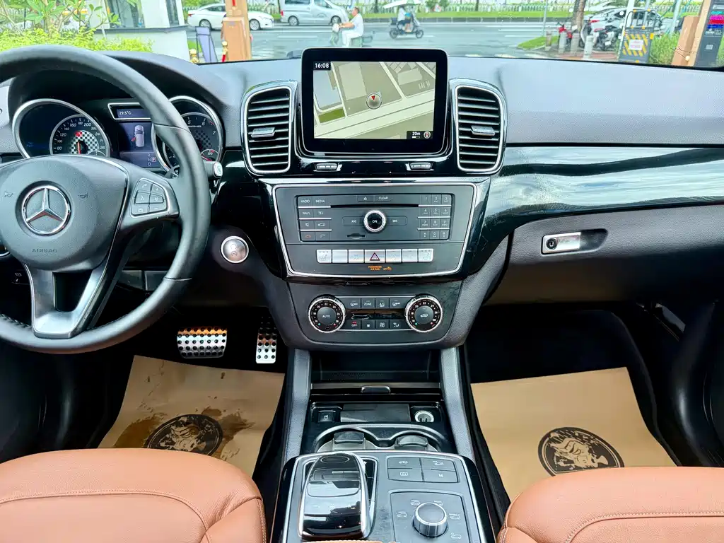 Mercedes-Benz GLE AMG — миниатюра 12