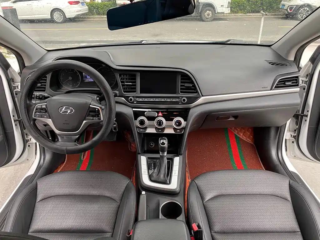 Hyundai Elantra — миниатюра 13