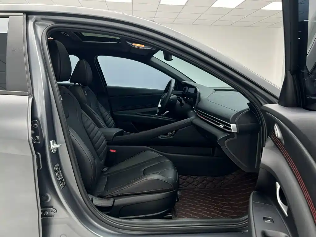Hyundai Elantra — миниатюра 22