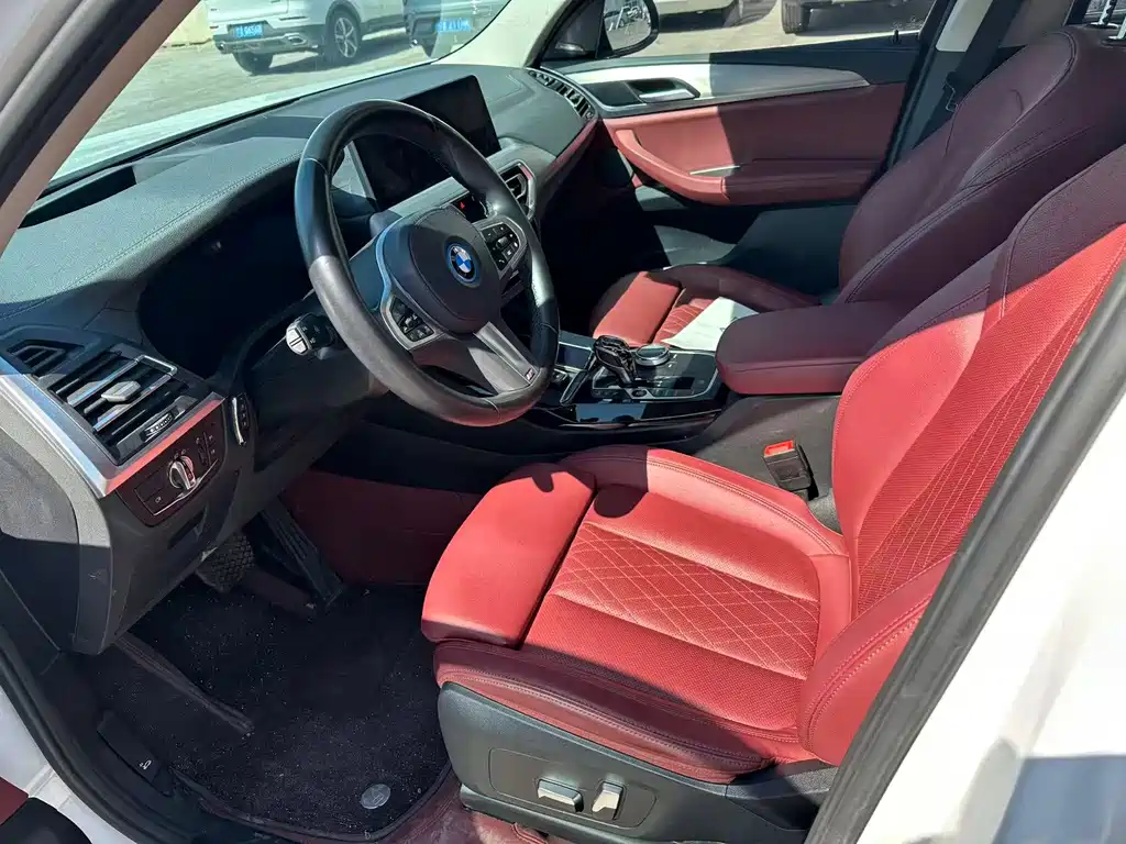 BMW iX3 — миниатюра 8