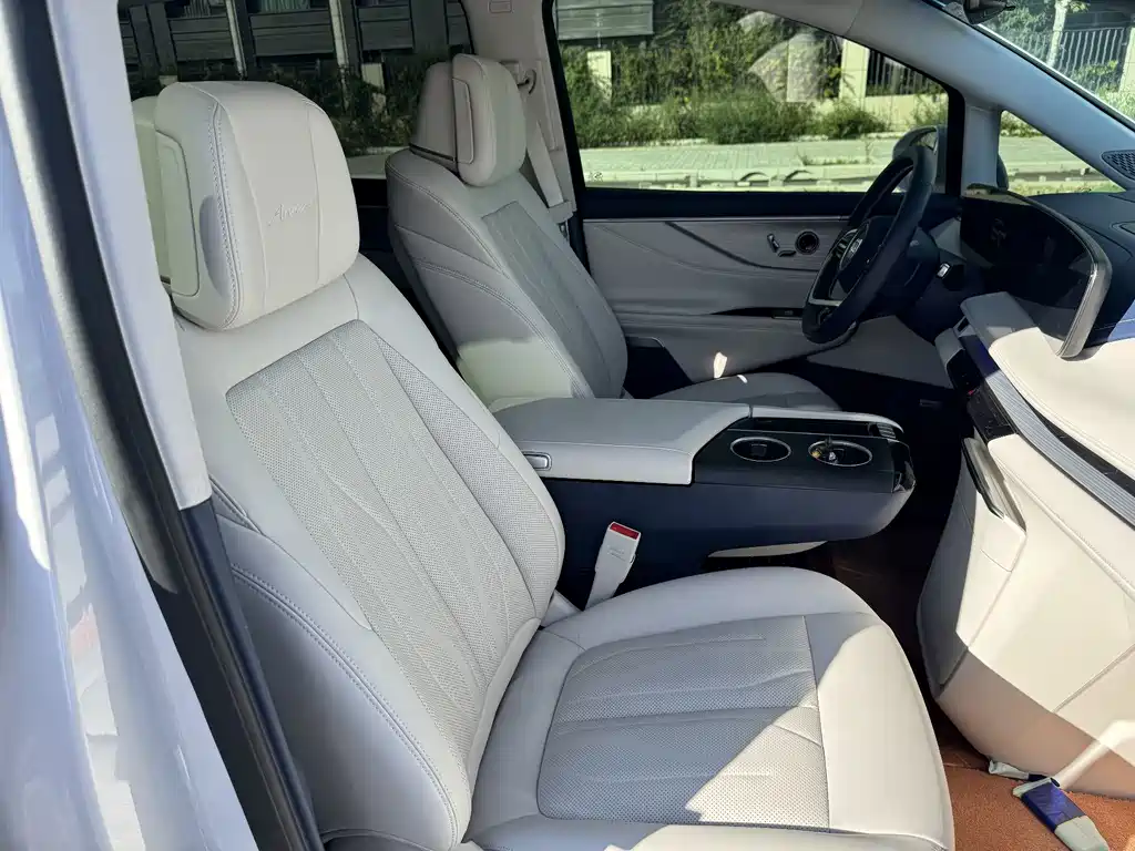 Buick GL8 Hybrid — миниатюра 15