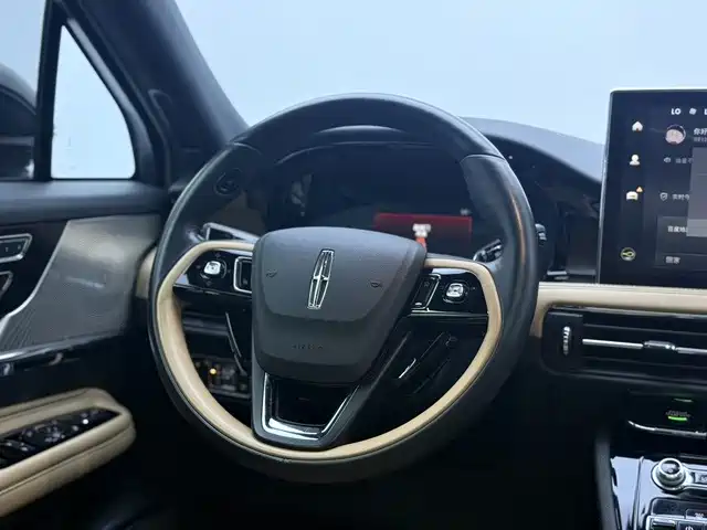 Lincoln Corsair — миниатюра 12