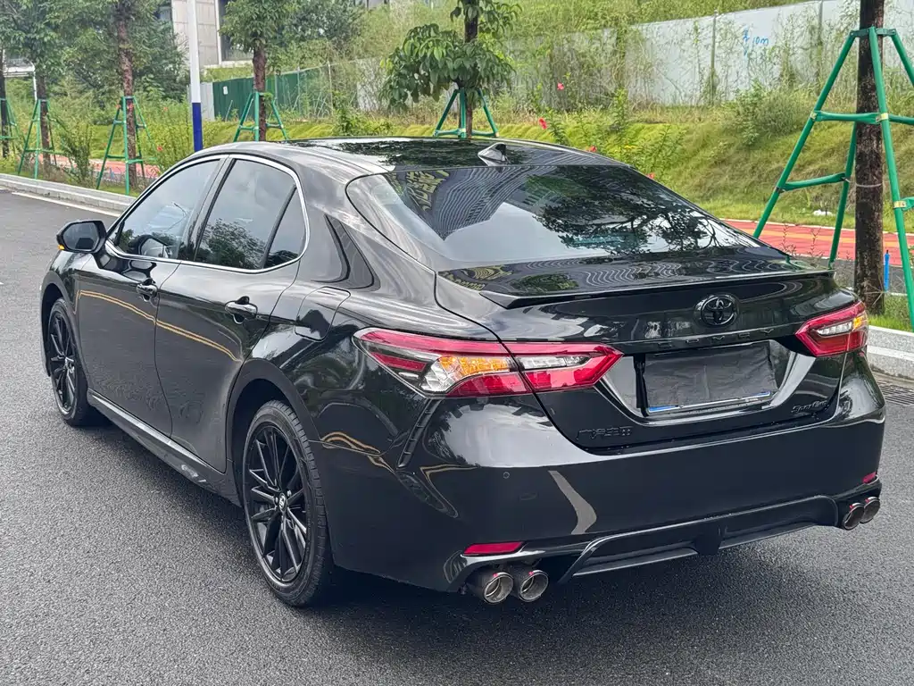 Toyota Camry — миниатюра 11