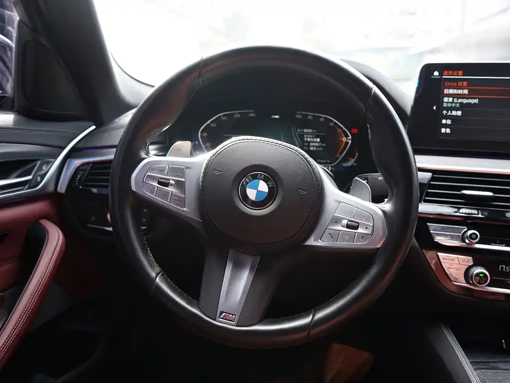 BMW 5 Series — миниатюра 10