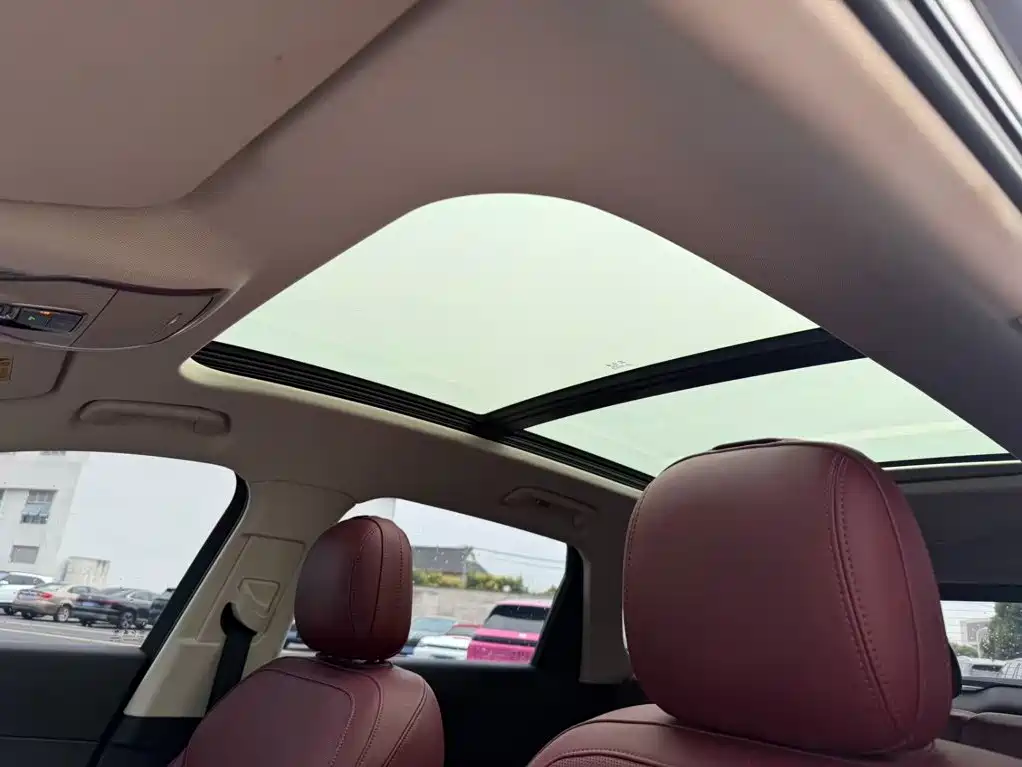 Hongqi Hongqi HS3 PHEV — миниатюра 14