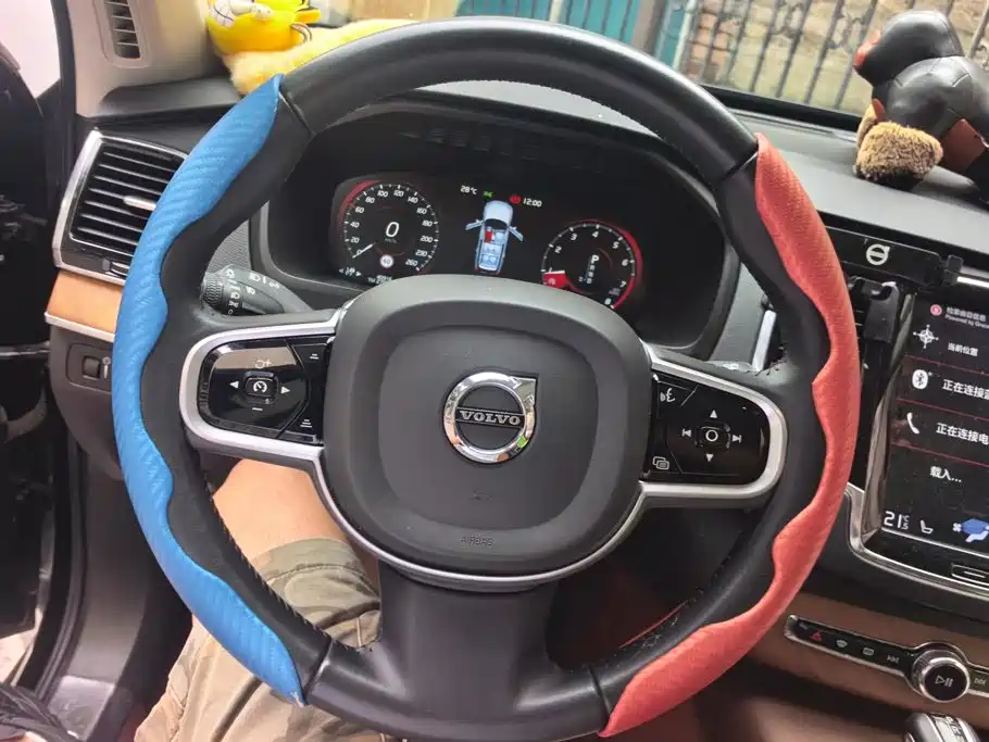 Volvo XC90 — миниатюра 15