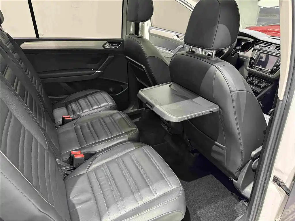 Volkswagen Touran — миниатюра 24