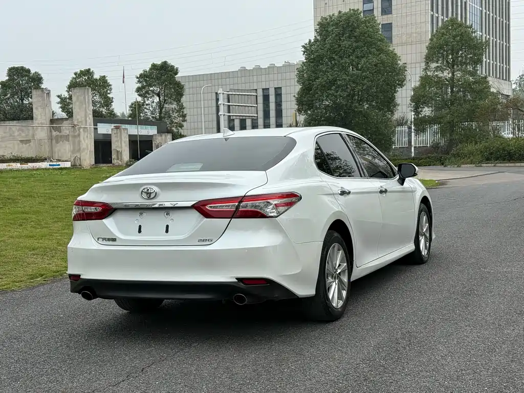 TOYOTA CAMRY