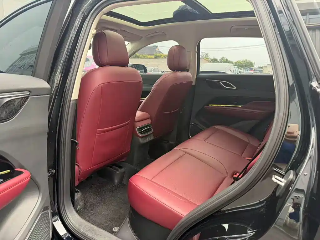 Hongqi Hongqi HS3 PHEV — миниатюра 6