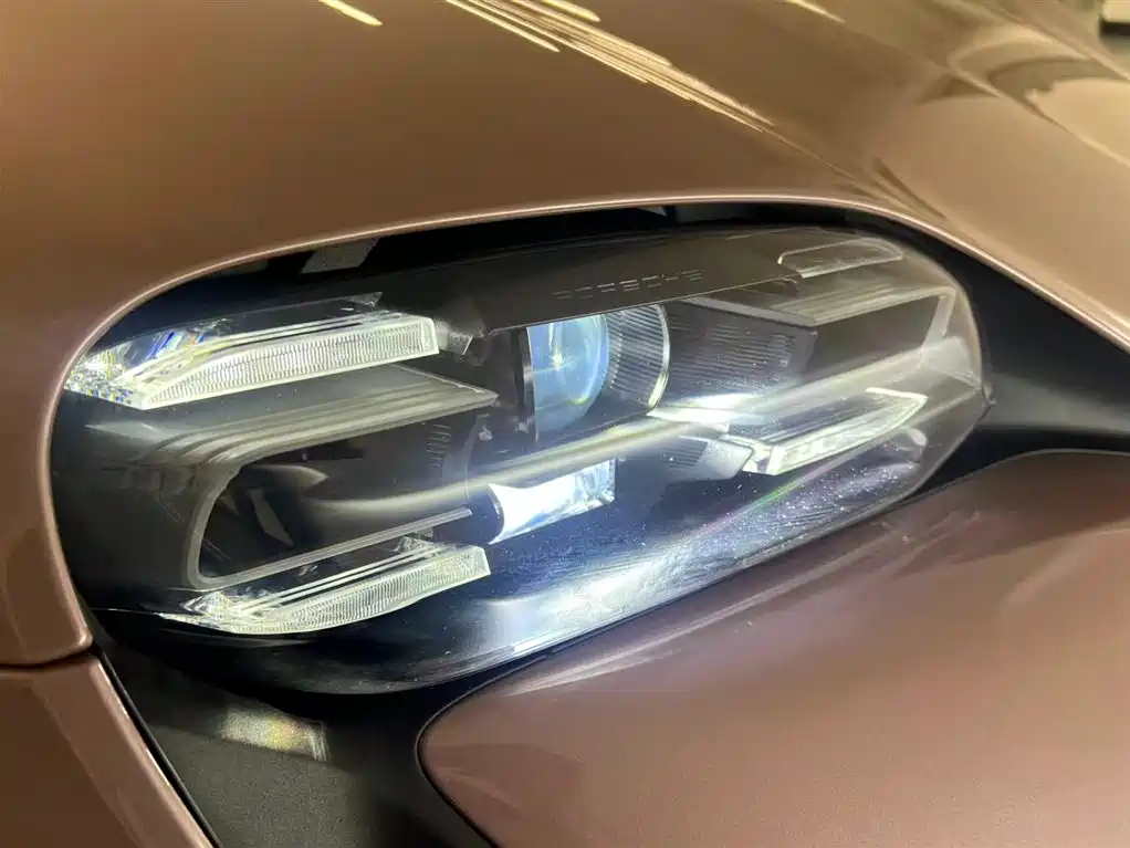 Porsche Taycan — миниатюра 19