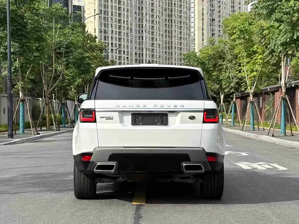 Land Rover Sport PHEV — миниатюра 5