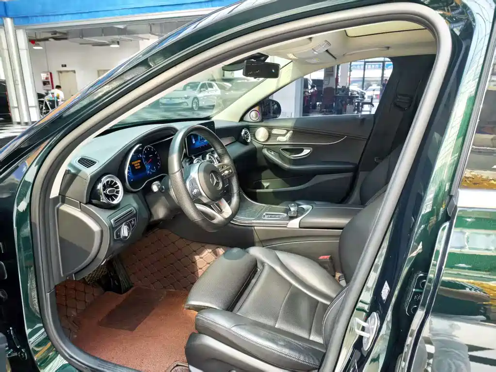 Mercedes-Benz C-Class — миниатюра 8