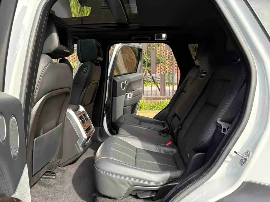 Land Rover Sport PHEV — миниатюра 12