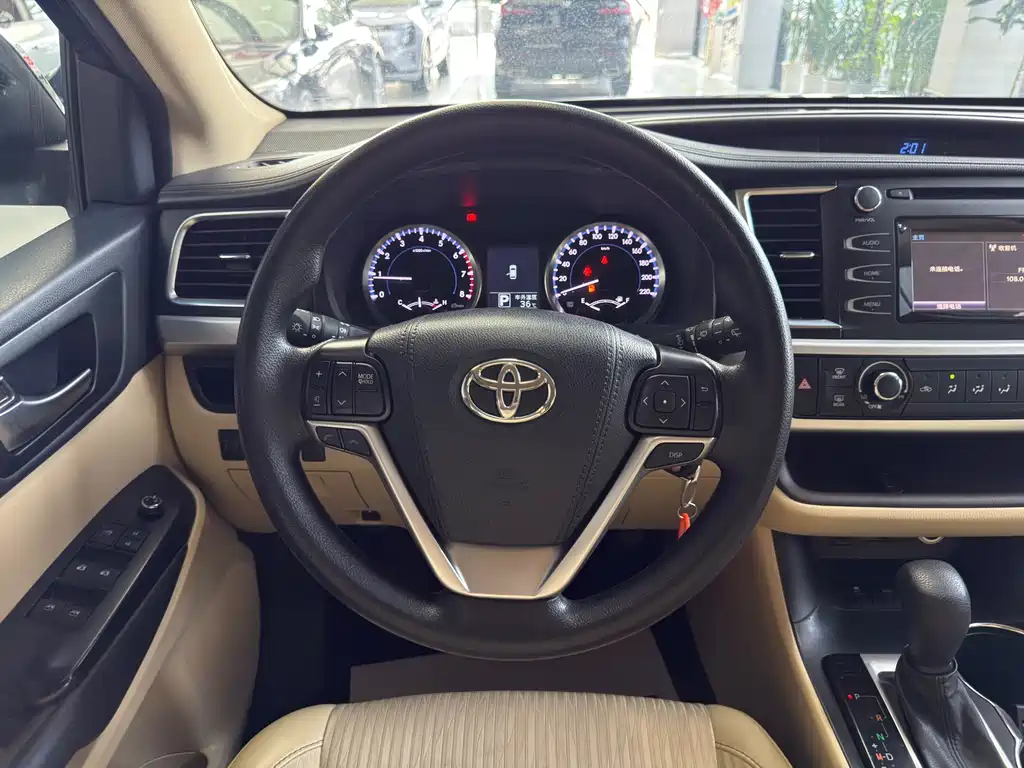Toyota Highlander 2021 2.0T Elite 7 мест