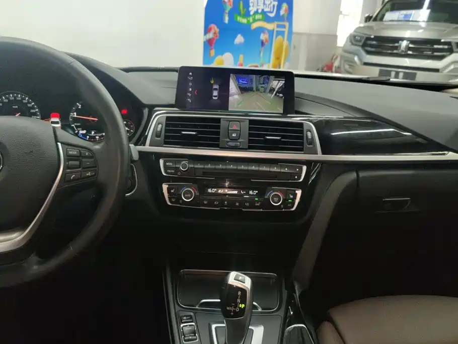 BMW 3 Series — миниатюра 13