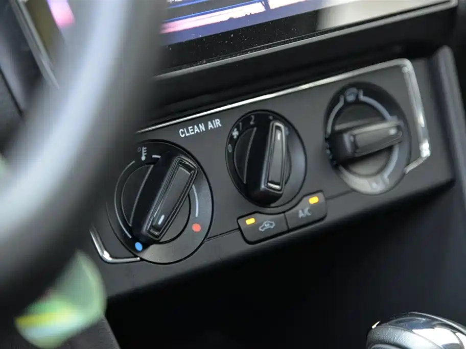 Volkswagen Polo 2018 1.5L AT