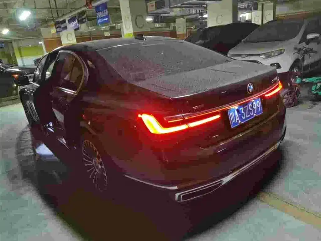 BMW 7 Series — миниатюра 7