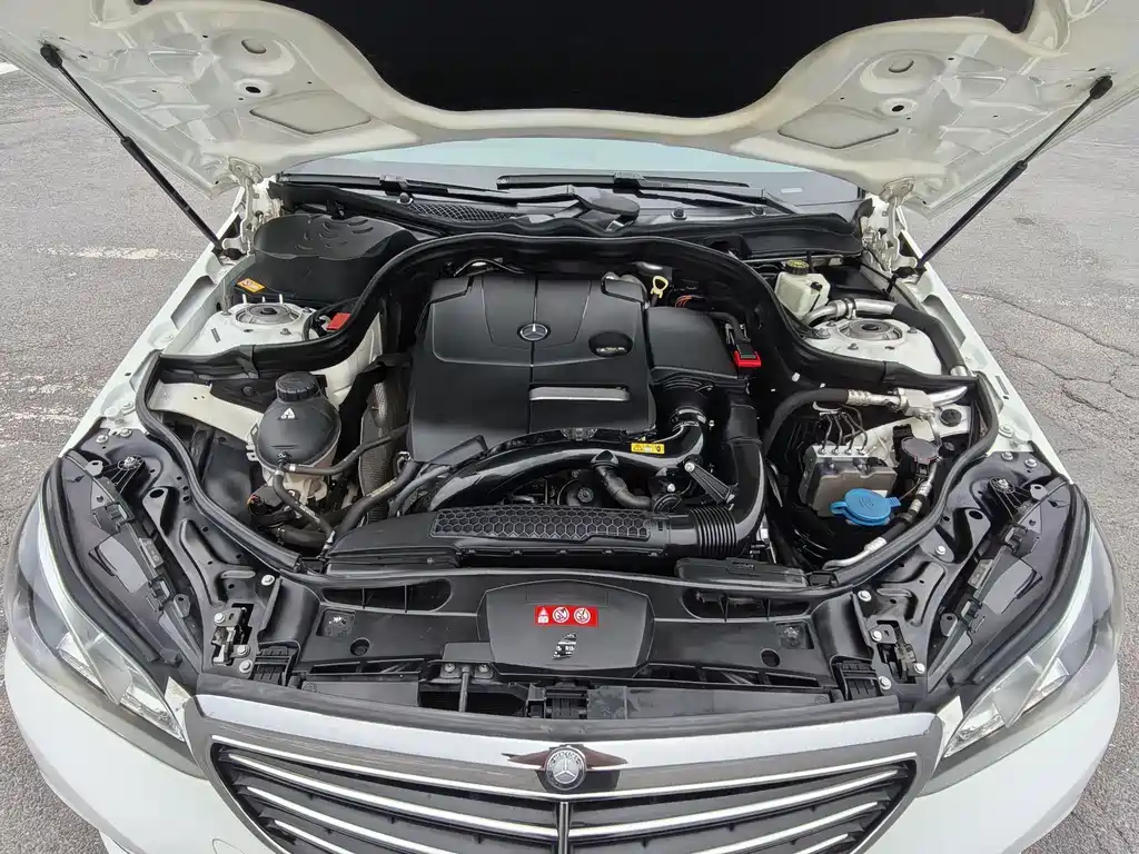 Mercedes-Benz E-Class — миниатюра 11