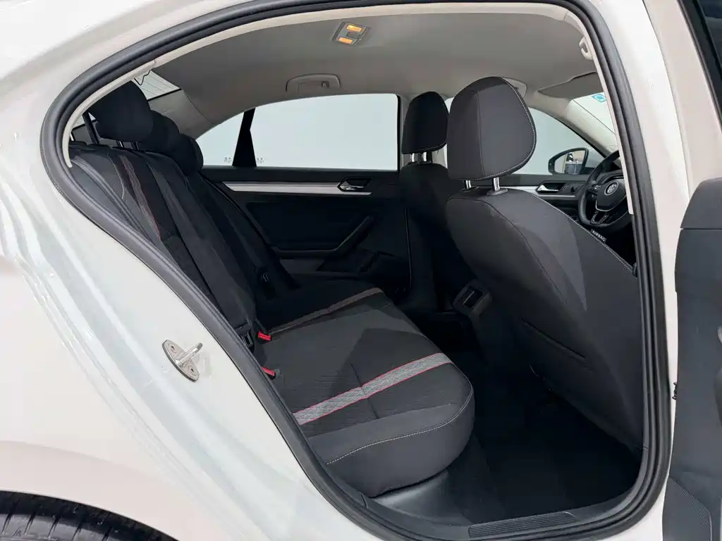 Volkswagen Lamando — миниатюра 23
