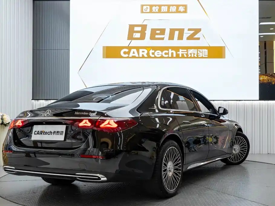 Mercedes-Benz E-Class — миниатюра 7