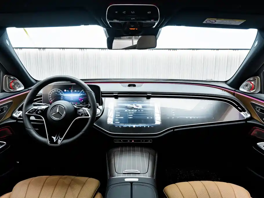Mercedes-Benz E-Class — миниатюра 15