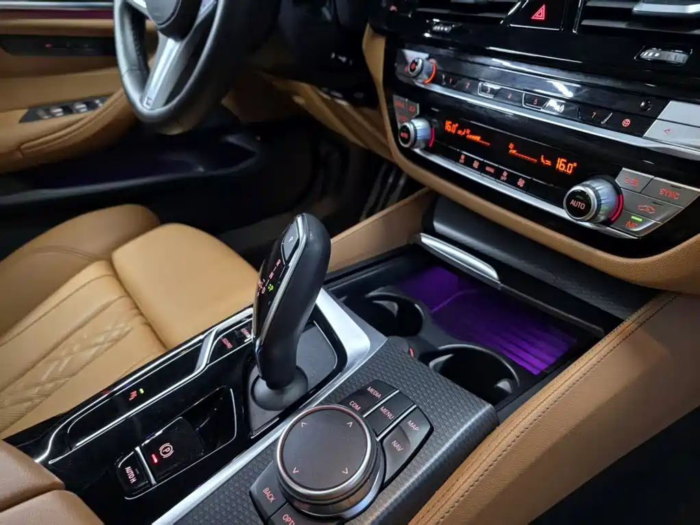 BMW 5 Series (Import) — миниатюра 14