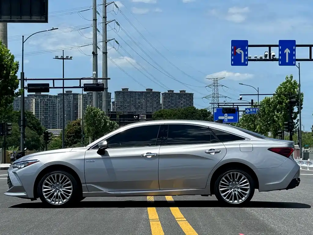 Toyota Avalon 2019 2.5L XLE Luxury V