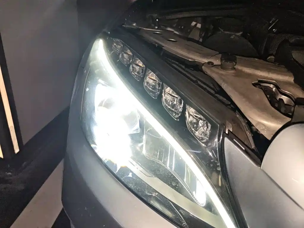 Mercedes-Benz C-Class — миниатюра 7