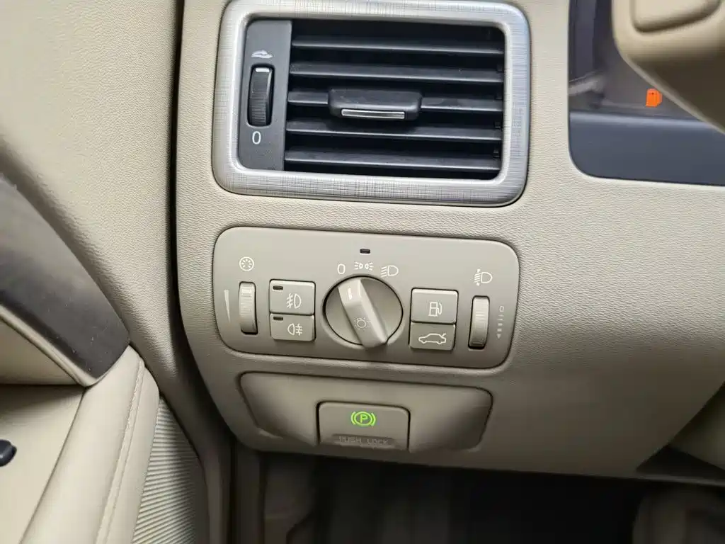 Volvo S80L — миниатюра 21